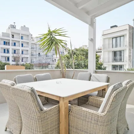 Spaces Urban Flat- 3 Bedrooms, 3 Bathrooms, Huge Terrace, Near סיטגס