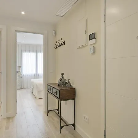 Apartamento Spaces Urban Flat- 3 Bedrooms, 3 Bathrooms, Huge Terrace, Near