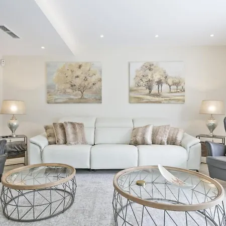 Appartement Spaces Urban Flat- 3 Bedrooms, 3 Bathrooms, Huge Terrace, Near