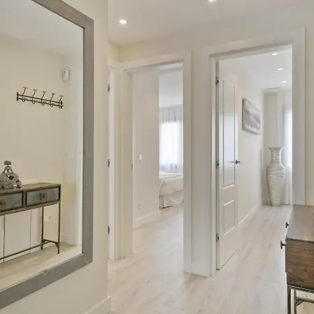 Spaces Urban Flat- 3 Bedrooms, 3 Bathrooms, Huge Terrace, Near * Sitges