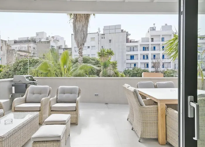 Spaces Urban Flat- 3 Bedrooms, 3 Bathrooms, Huge Terrace, Near Appartement Sitges
