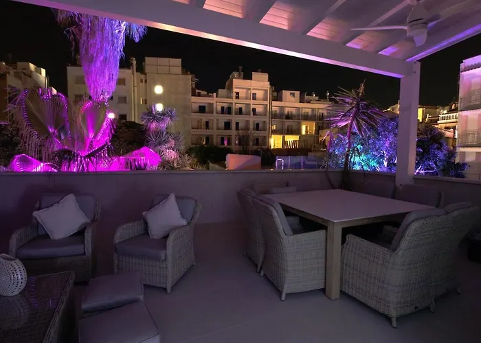 Spaces Urban Flat- 3 Bedrooms, 3 Bathrooms, Huge Terrace, Near *