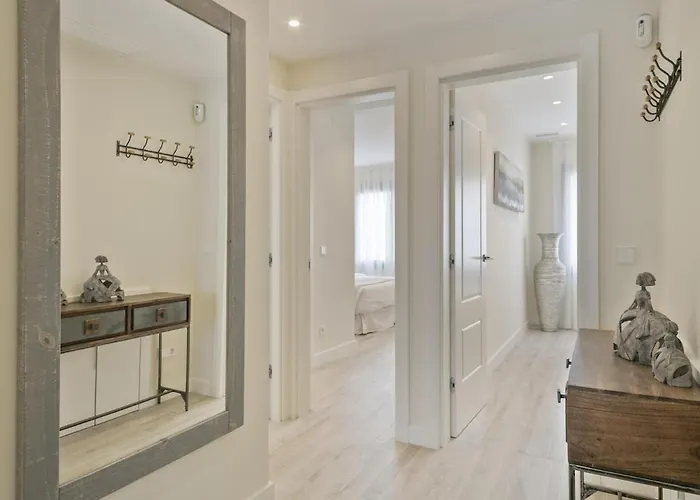 Spaces Urban Flat- 3 Bedrooms, 3 Bathrooms, Huge Terrace, Near * Sitges