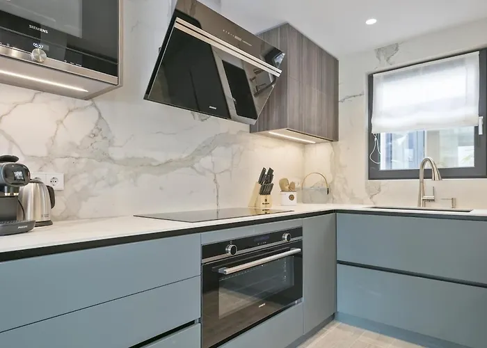 דירה Spaces Urban Flat- 3 Bedrooms, 3 Bathrooms, Huge Terrace, Near